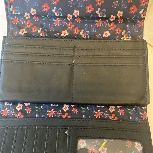 VGUC. Nanette Lenore simulated black alligator print trifold wallet. - Picture 7 of 16